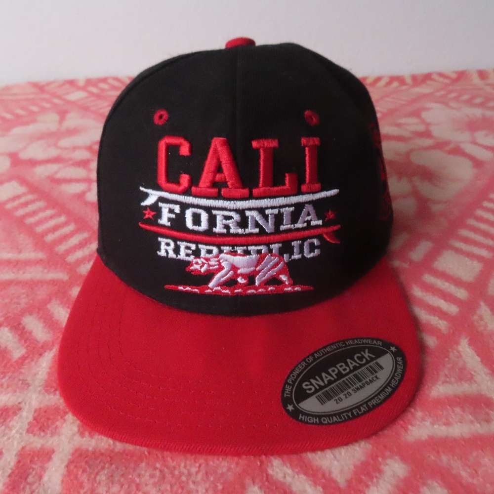 California Republic Snap-Back Truckers Hat red/black